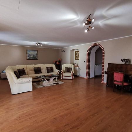 פורץ Holiday Home Victoria מראה חיצוני תמונה