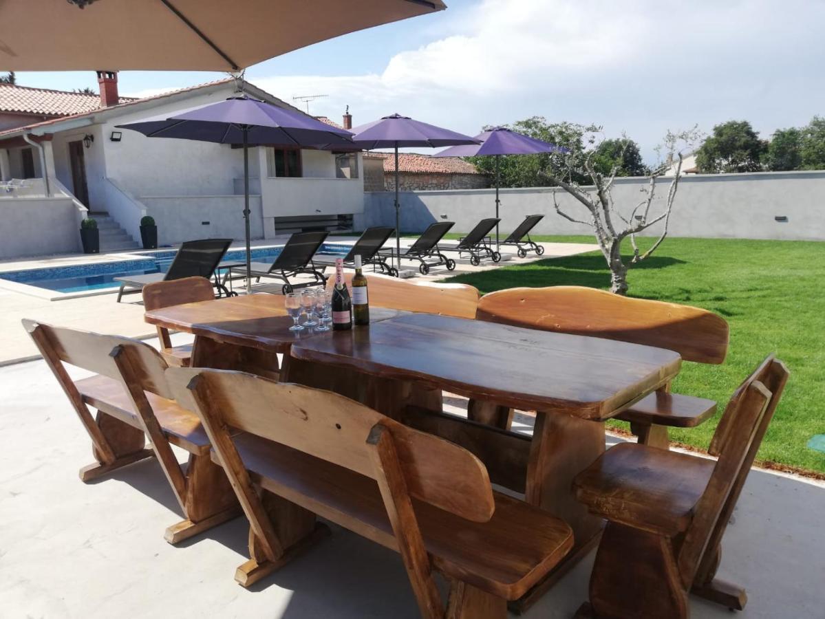 פורץ Holiday Home Victoria מראה חיצוני תמונה