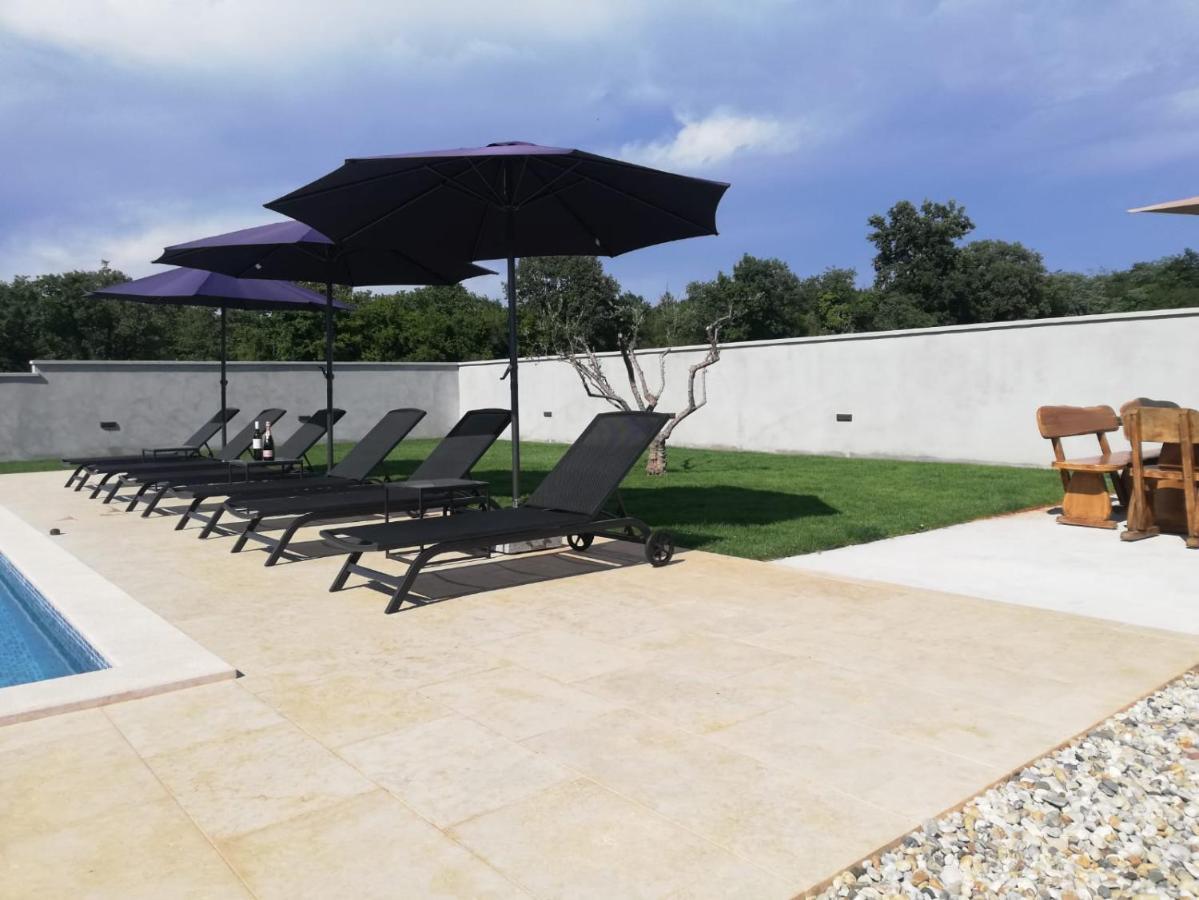 פורץ Holiday Home Victoria מראה חיצוני תמונה