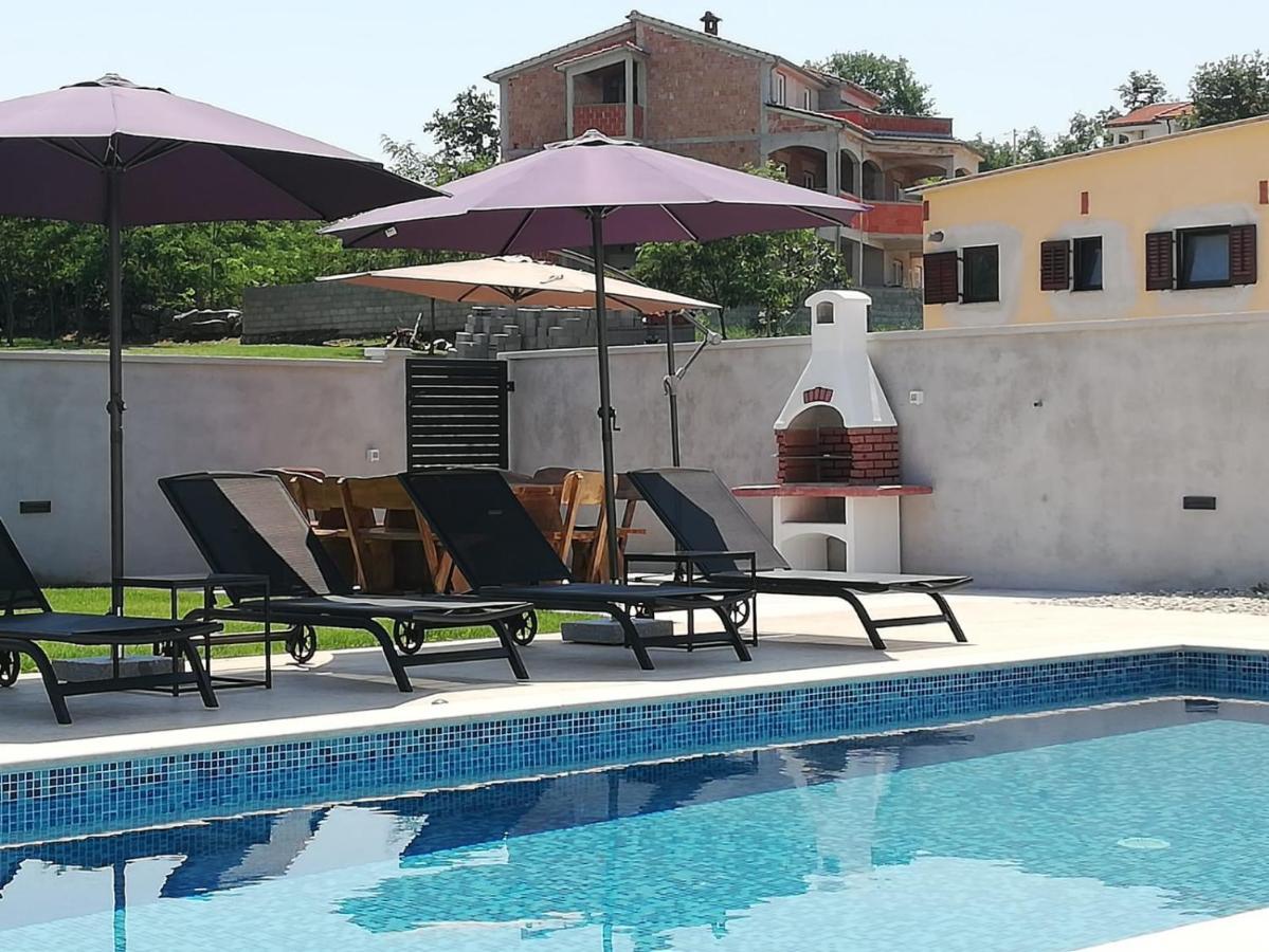 פורץ Holiday Home Victoria מראה חיצוני תמונה