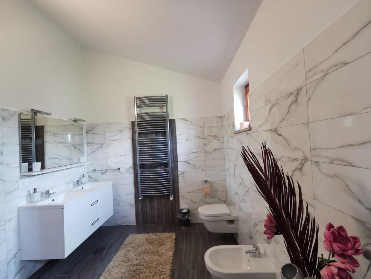 פורץ Holiday Home Victoria מראה חיצוני תמונה